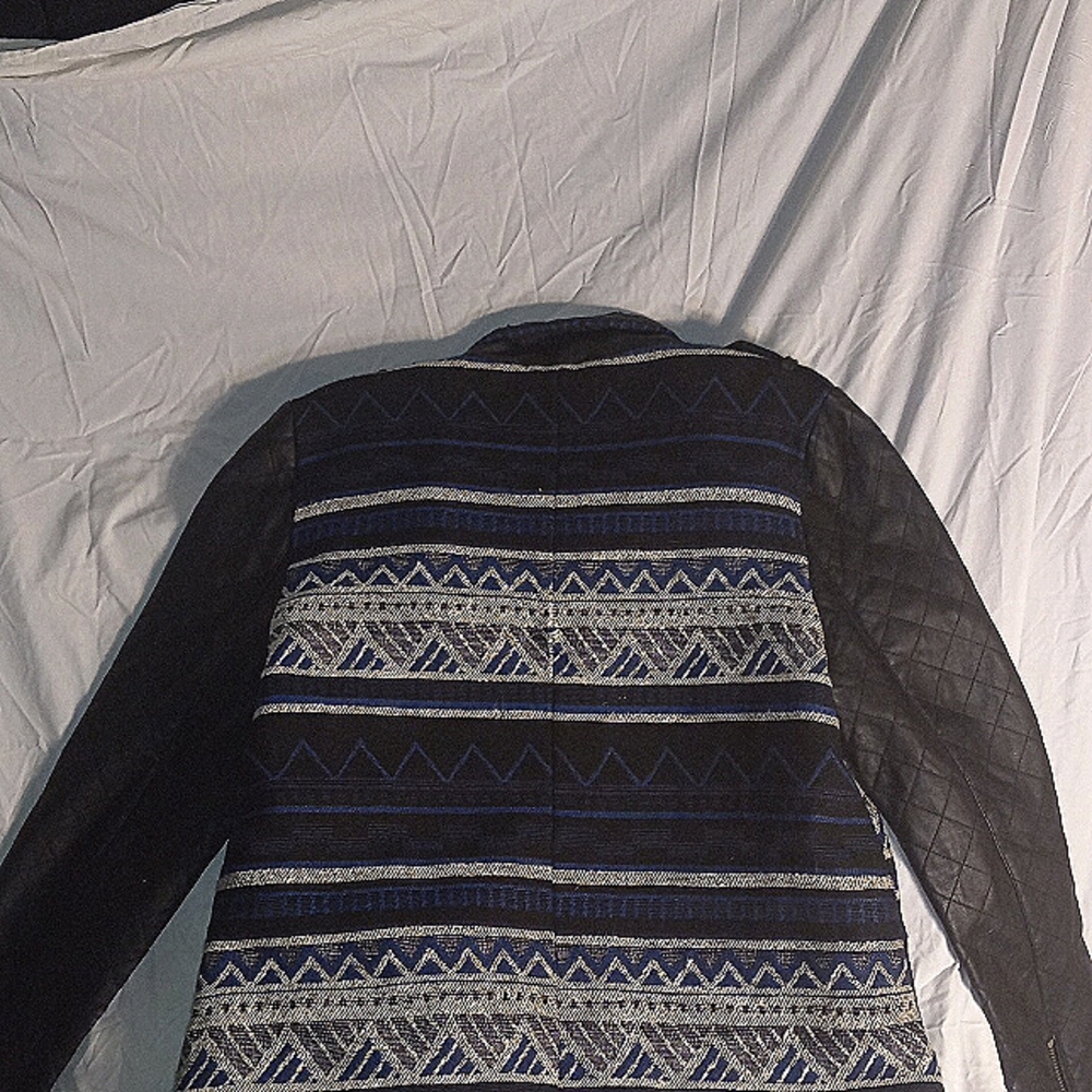 Gorgeous Jacket - Picture 5 of 6